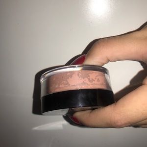 Loose blush